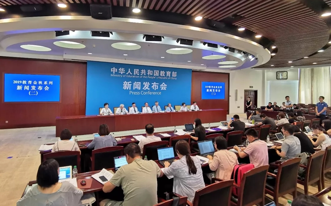 重磅！普通高中思想政治、語文、歷史統(tǒng)編教材將投入使用！有這些新變化~